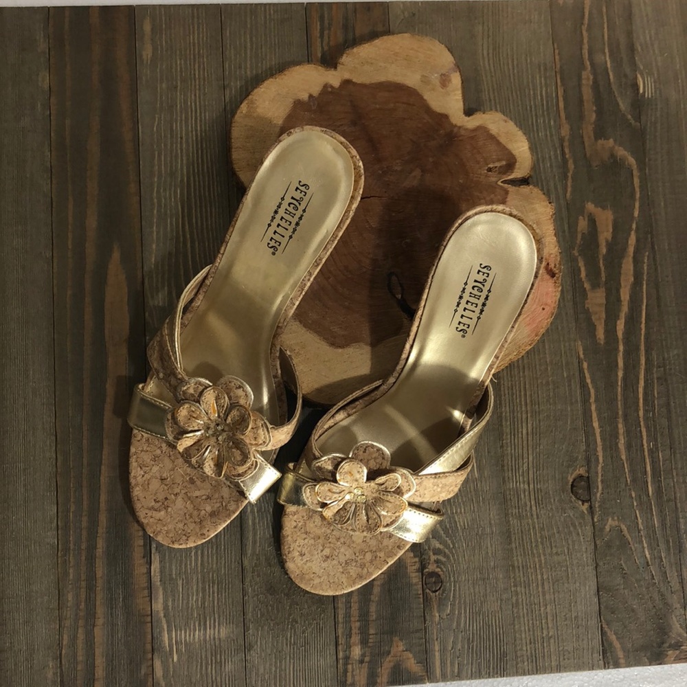 BOGO Seychelles sandal wedge